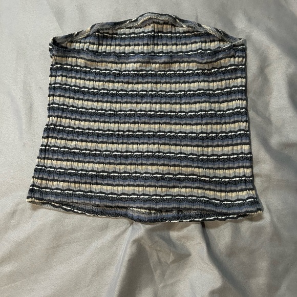 Faux Button-up Crop Top - Picture 2 of 3